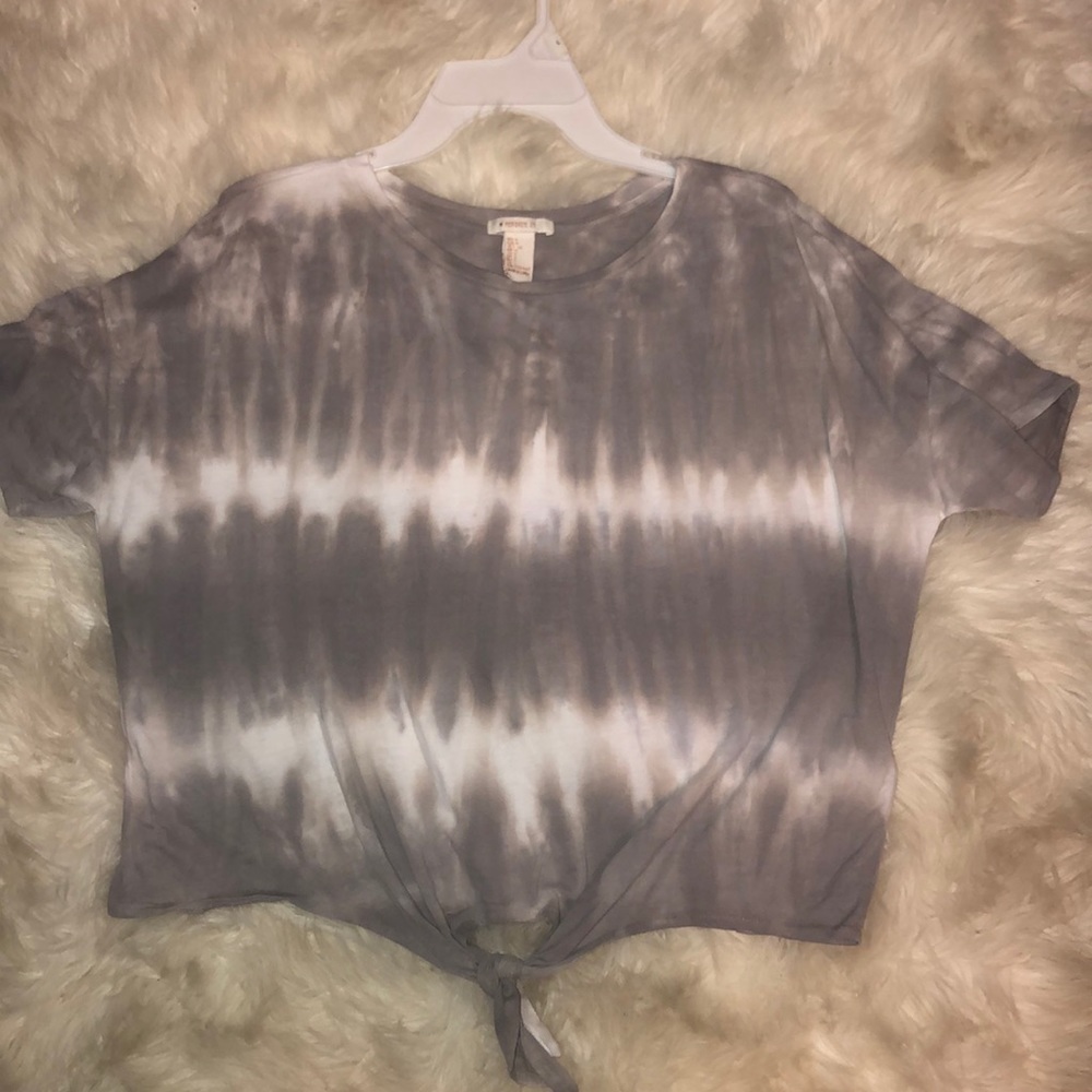 cropped tee